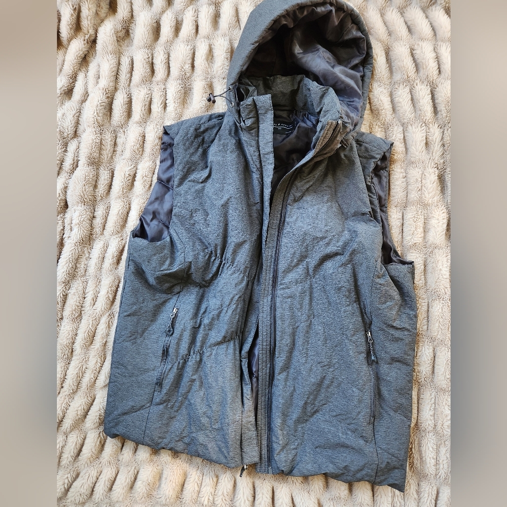 Fossa Apparel size 2XL see photo for stitching issue Puffer vest